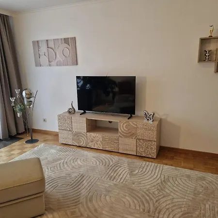 Lejlighed Ca 80 Qm Zur Alleinnutzung *